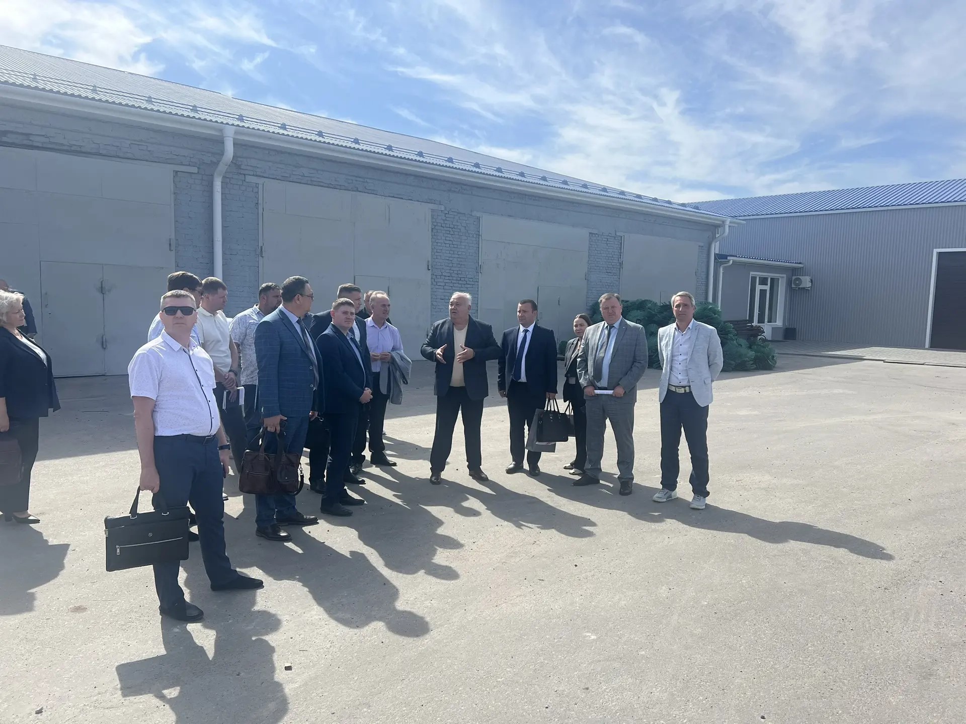 31 августа 2026 года в г. Россошь представители ТПП Воронежской области, Правительства Воронежской области и дорожной отрасли обсудили вопросы развития дорожного хозяйства Воронежской области и реализацию федерального проекта «Производительность труда»